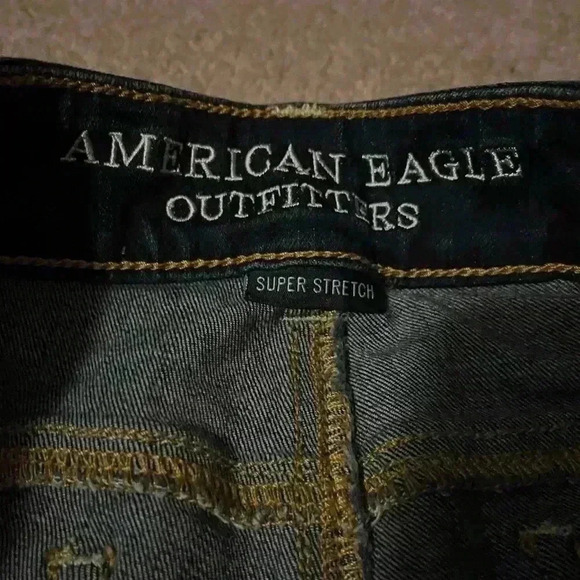 Women’s American Eagle Shorts - Picture 3 of 4